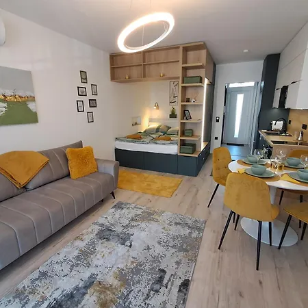 Gold & Apartment